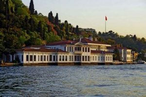 &Uuml;mran G&uuml;ng&ouml;r &Uuml;z&uuml;mc&uuml;, kayıp tablolar i&ccedil;in 25 milyon dolar istedi