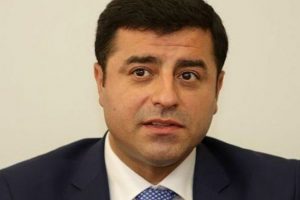 Selahattin Demirtaş: 'PKK silahları nereye g&ouml;mecek'