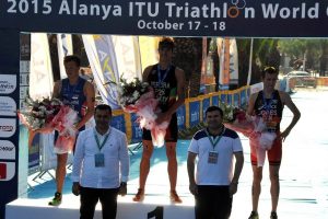 Triatlonun şampiyonu Pereira oldu
