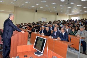 Bursa'da Ziraat Fak&uuml;ltesi mezunları yeni &ouml;ğrencilere sekt&ouml;r&uuml; anlattı