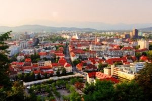 Slovenya, umuda yolculukta yeni rota oldu
