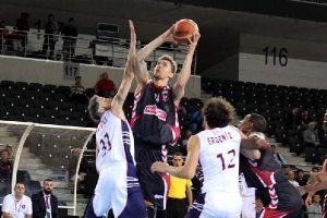 Uşak Sportif ligde &ccedil;ok farklı