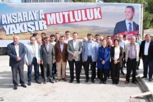 MHP adayının afişli TIR dorsesine engel