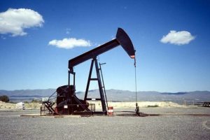 Moody's petrol fiyat tahminlerini revize etti
