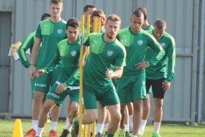 Sağlam'dan futbolculara &ccedil;abukluk dersi