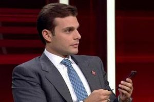 Mehmet Aslan'dan canlı yayında su&ccedil; duyurusu