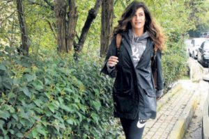 Berrak T&uuml;z&uuml;nata&ccedil;'tan aşk a&ccedil;ıklaması...
