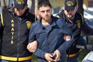 Adana'da 'yan bakma' cinayetinin ş&uuml;phelileri hakim karşısında