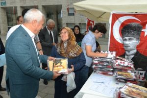 Bursa Nil&uuml;fer Belediye Başkanı Bozbey'den "Benim Cumhuriyetim" y&uuml;r&uuml;y&uuml;ş&uuml;ne  &ccedil;ağrı