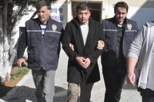 Tacize uğrayan gen&ccedil; kız yol ortasında bayıldı