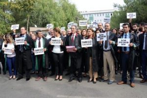 Diyarbakır Barosu avukatlarından El&ccedil;i'ye destek