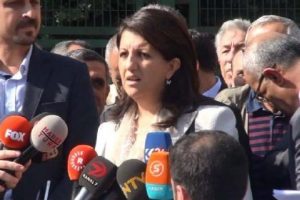 Adliye &ouml;n&uuml;nde Tahir El&ccedil;i'ye destek a&ccedil;ıklaması