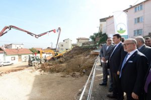 Bursa Osmangazi Mollafenari'ye modern pazar
