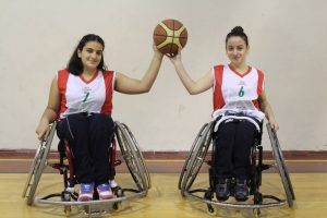 Yosk'un antren&ouml;r ve oyuncularına b&uuml;y&uuml;k onur