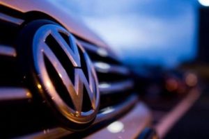 Volkswagen'in sorunlu dizel ara&ccedil;larının satışı durduruldu