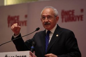 "13 yıldır &uuml;lkeyi y&ouml;netiyorlar, hi&ccedil; dostumuz kalmadı"