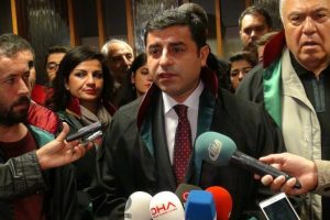 Demirtaş, adliyeye gelerek kendini ihbar etti