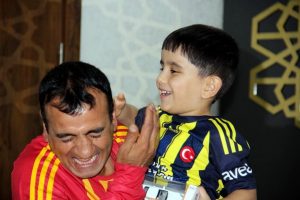 Amigo Recai'ye tokat attı, barıştı