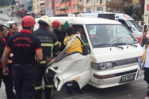 İzmit'te zincirleme kaza: 4 yaralı