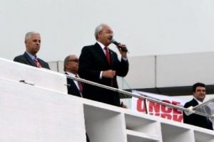 "T&uuml;rkiye'yi Ortadoğu bataklığından kurtaracağız"