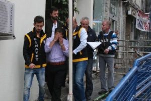 Bursa'da acil servis &ouml;n&uuml;nde iki kişiyi &ouml;ld&uuml;ren ambulans şof&ouml;r&uuml; adliyeye sevk edildi
