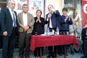 "AKP ve 'Saray' &uuml;lkemizi kaosa s&uuml;r&uuml;klemişlerdir"