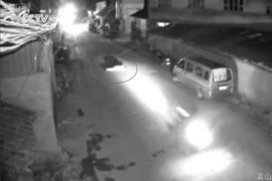 Yol ortasında sızan adam feci şekilde &ouml;ld&uuml;