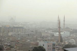 Şanlıurfa'yı toz bulutları kapladı