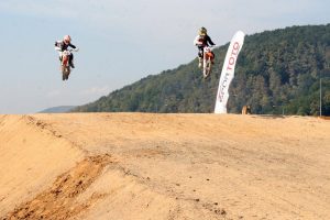 Enduro heyecanı D&uuml;zce'de
