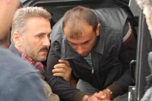 Eşine mesaj atan kişiyi &ouml;ld&uuml;ren sanığa indirim!