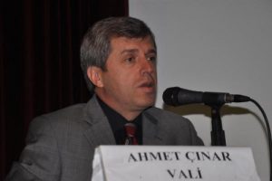 Bitlis Valisi &Ccedil;ınar: Devletin 40-50 milyon lirası &ccedil;ar&ccedil;ur olmuş