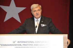 Ahmet Vefik Alp: T&uuml;rkiye'de 5 milyon sorunlu konut var