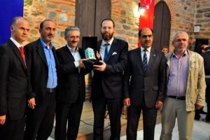 Fatih Tezcan Bursa'da okurlarıyla buluştu