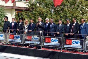 Kılı&ccedil;daroğlu Besni ve G&ouml;lbaşı'nda halka hitap etti