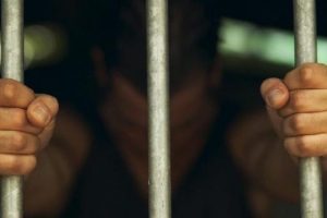 İsve&ccedil;'te polis zanlıyı iki ay nezarette unuttu