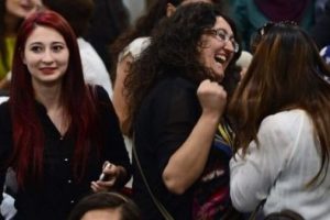 &Ouml;ğretmen adaylarına '30 bin atama' m&uuml;jdesi!