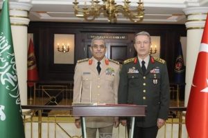 Suudi Arabistan Genelkurmay Başkanı, Akar'ı ziyaret etti