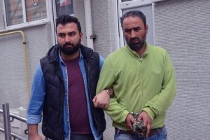 Kendine &ccedil;arpan s&uuml;r&uuml;c&uuml;den davacı oldu, &ouml;ld&uuml;