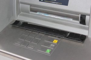 Vatandaşın dikkati bankamatikteki d&uuml;zeneği ortaya &ccedil;ıkardı