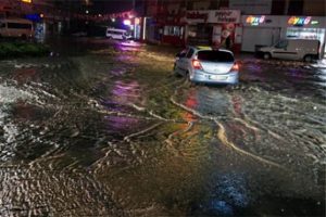 Şiddetli yağış Tekirdağ'ı da etkisi altına aldı