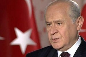 "Davutoğlu bağırıyor, toplumu geriyor"