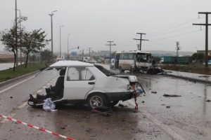 Balıkesir'de feci kaza: 1 &ouml;l&uuml;, 4 yaralı