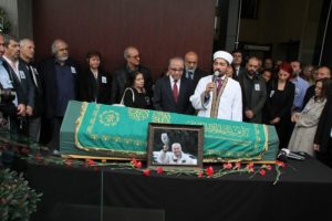 &Ccedil;etin Altan i&ccedil;in Milliyet gazetesinde t&ouml;ren d&uuml;zenlendi