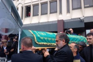 &Ccedil;etin Altan son yolculuğuna uğurlandı
