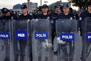 S&ouml;zde adalet komisyonlarına operasyon