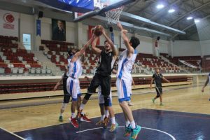 Yalova Belediyespor, Konya Sel&ccedil;uklu Belediye'sini devirdi