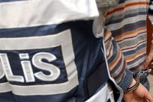 Silvan'da biri meclis &uuml;yesi 2 kişi tutuklandı