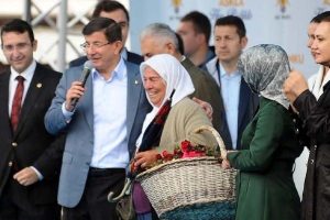 Başbakan Davutoğlu; 'Bizde Hasan Tahsin bilinci var, hi&ccedil; eğilmedik'
