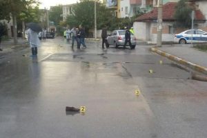Yolun karşısına ge&ccedil;mek isterken canından oldu