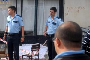 Tartıştığı kişiyi av t&uuml;feğiyle &ouml;ld&uuml;rd&uuml;